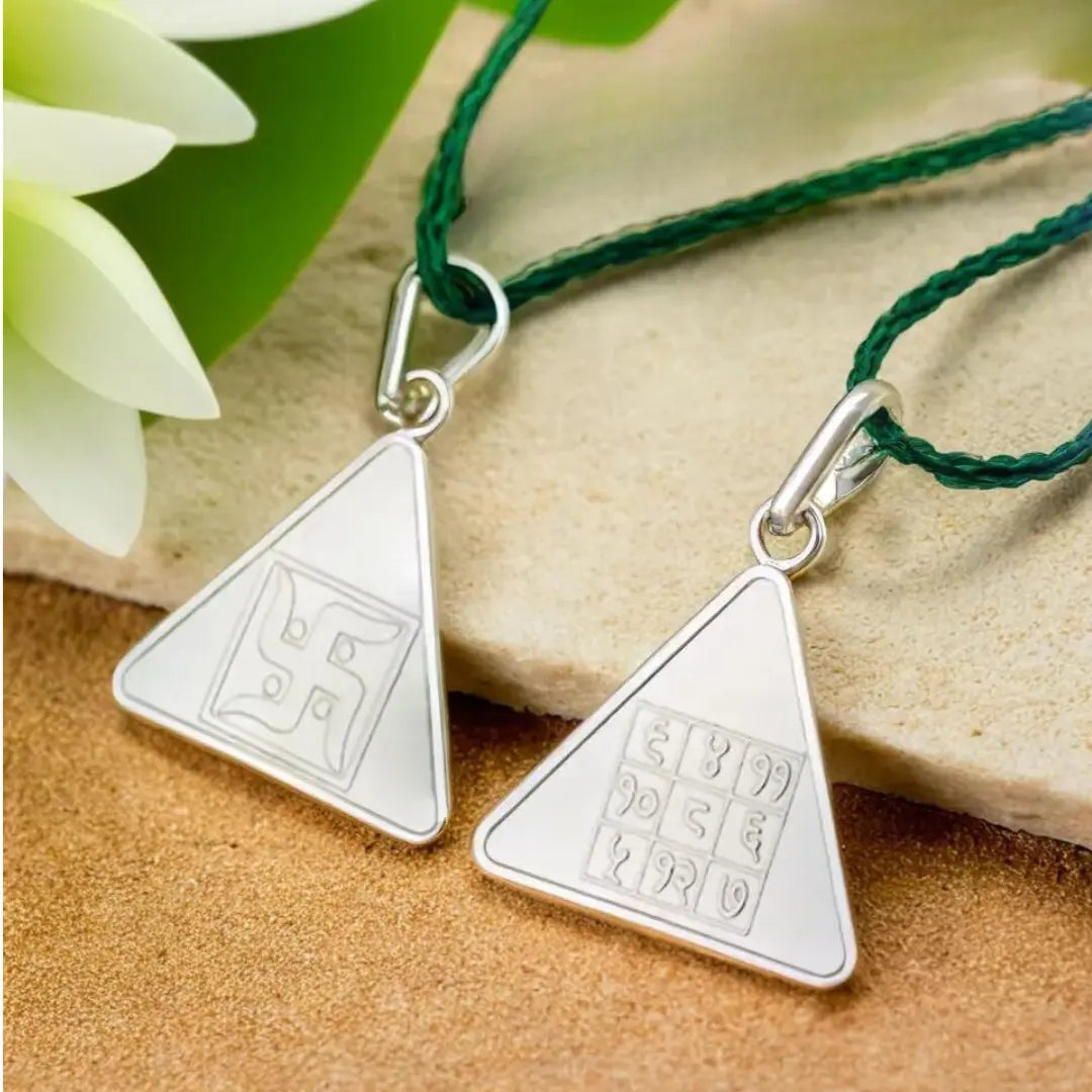 Budh Yantra Silver Locket (With Thread)