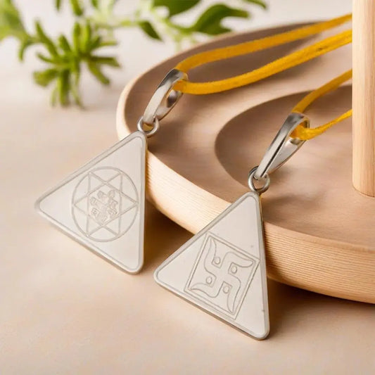 Maa Saraswati Yantra Silver Locket (With Thread)