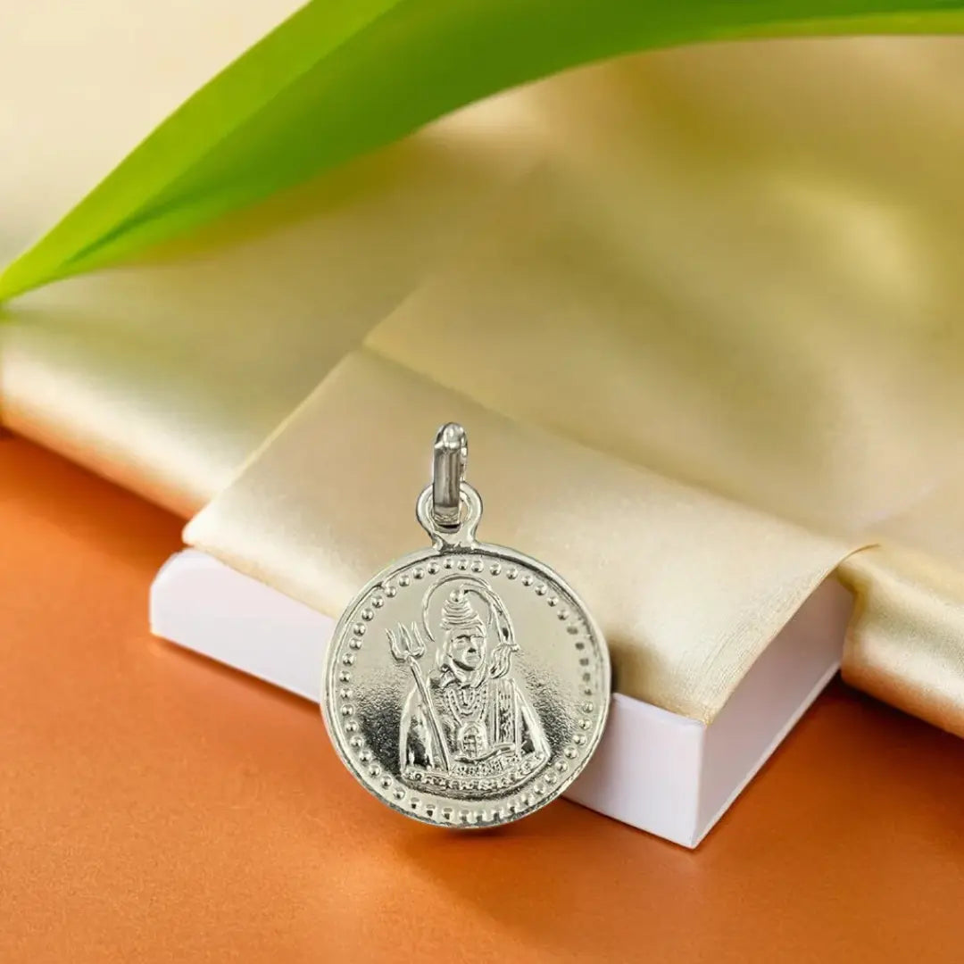 Maha Mrityunjaya Yantra Silver Locket (With Thread)