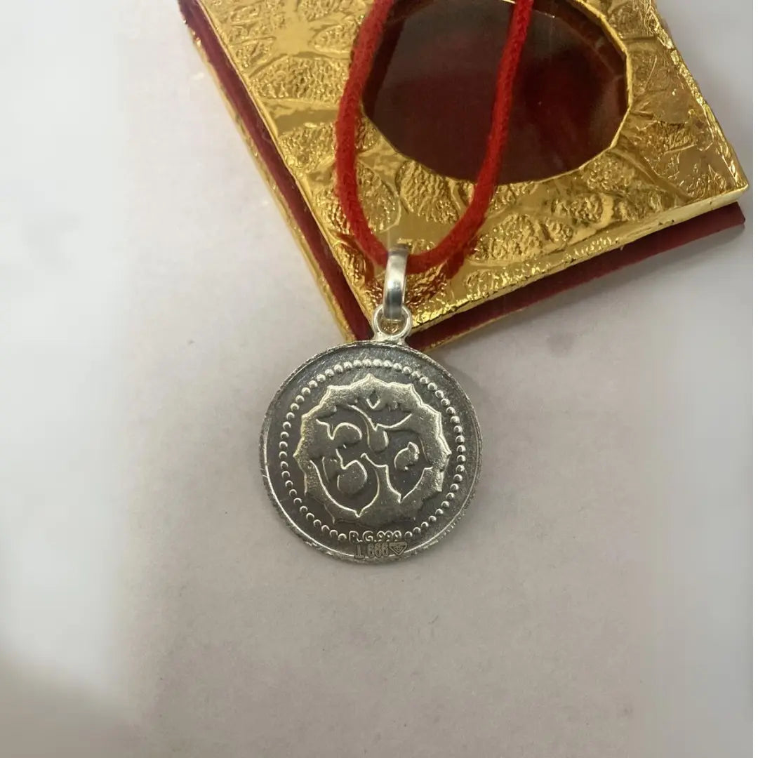 Shree Yantra Sliver Locket (With Thread)