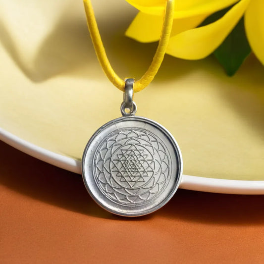 Shri Mangal Yantra Silver Locket (With Thread)